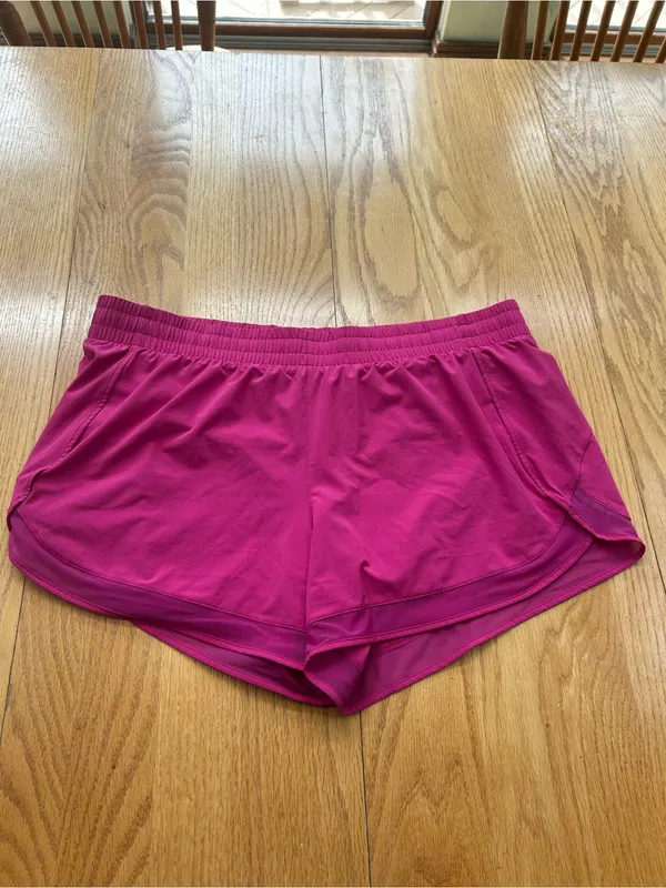 ATHLETA Mesh Run Shorts XL Pink Workout Athletic Training Gym Zipper Pocket 4” - Image 4