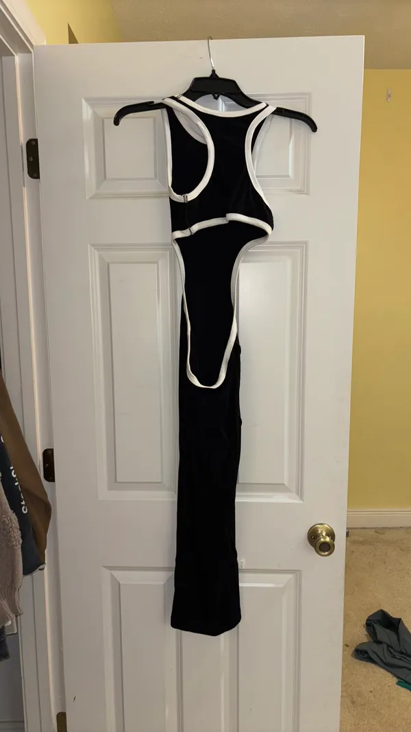 Amazon Cut out midi dress - Image 2