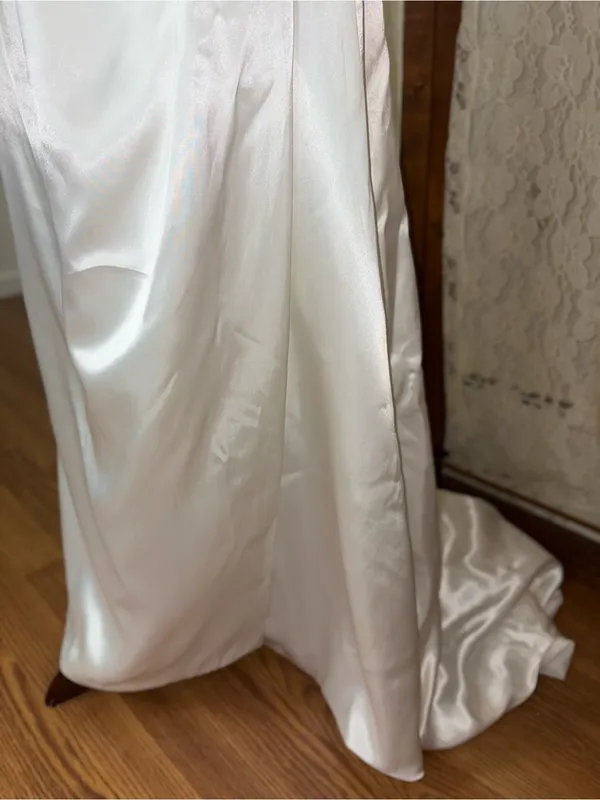 Beautiful David’s Bridal Satin Sheath Wedding Gown - Image 5