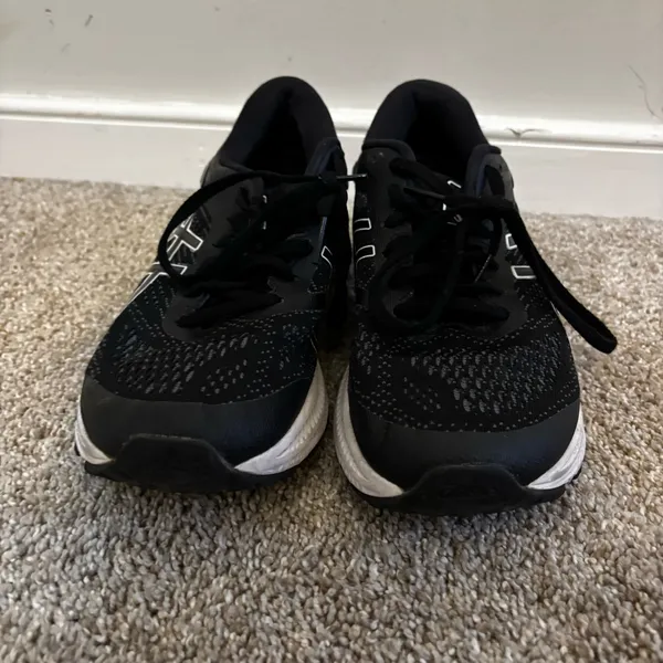 Asics Gel-Kayano 26 Black & White Running Shoe Women’s Size 7.5 - Image 4