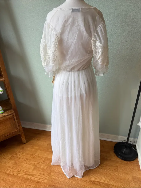 Val Mode Vintage White Lace Trim Bridal Nightgown - Image 6