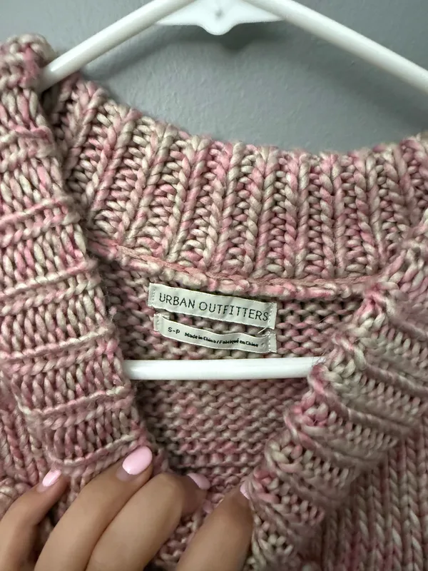 Urban Outfitters Sweater Cropped - Image 3