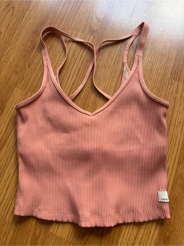 Vuori Ribbed Crop Tank Size Small - Image 3