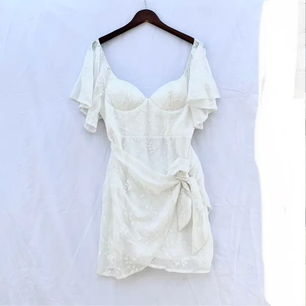 Selfie Leslie | Nwt Xl Aphrodite Molded Bust Angel Sleeve Wrap Dress Embroidered - Image 5