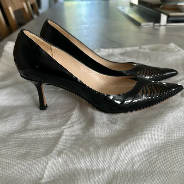 JIMMY CHOO patent Leather kitten heels - Image 4