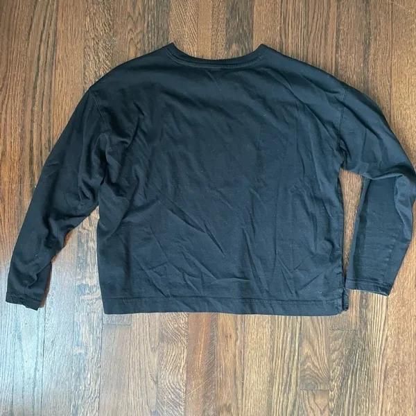 Old navy black long sleeve tee - Image 3