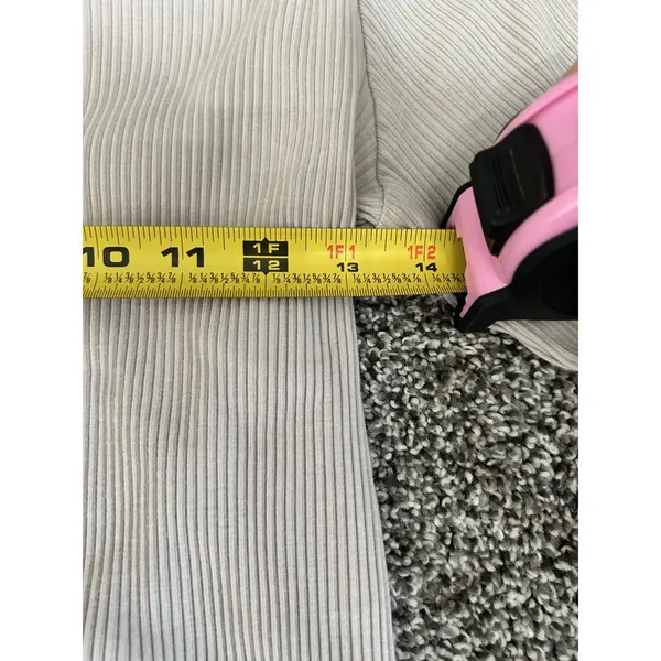 UNIQLO off-white ribbed long-sleeve knit turtleneck top M - Image 9