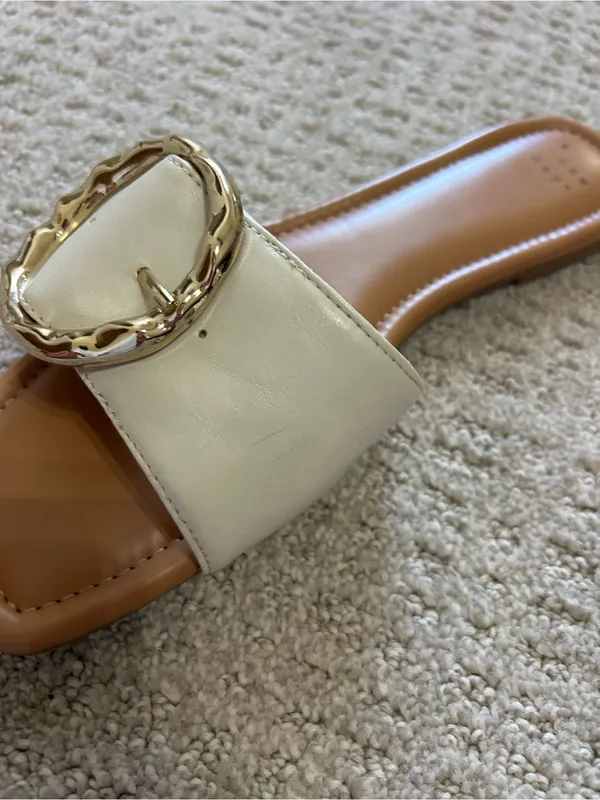 A New Day White Slide Sandals with Gold Buckle Women Size 9! - Image 5