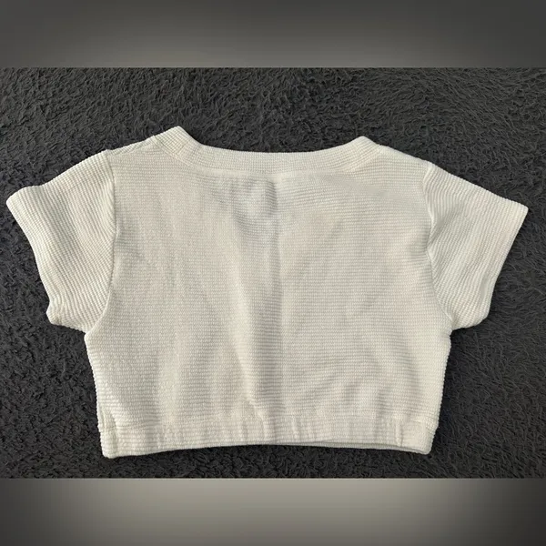 Madewell Cropped V-neck Tee Textured Size Medium - Image 3