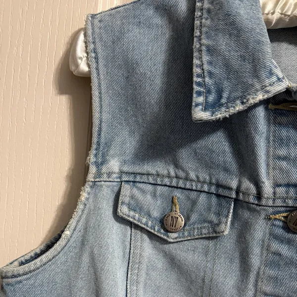 Vintage 90s Denim Vest Bikercore Y2K Distressed Festival Grunge Indie Sleaze - Image 5