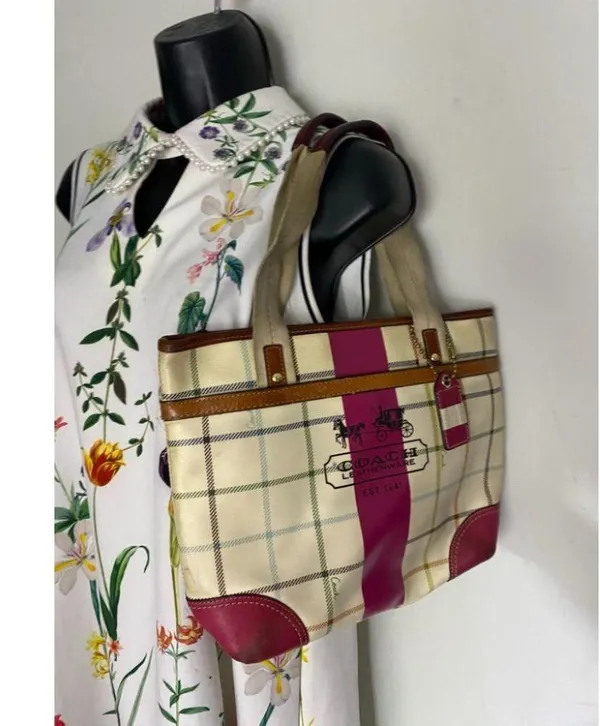 Coach Cream Red Coated Canvas Signature Handbag - Image 8