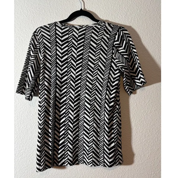 Chico's Size 0 (S) Black White Geometric Round Neck Short Sleeve Pima Cotton Top - Image 3