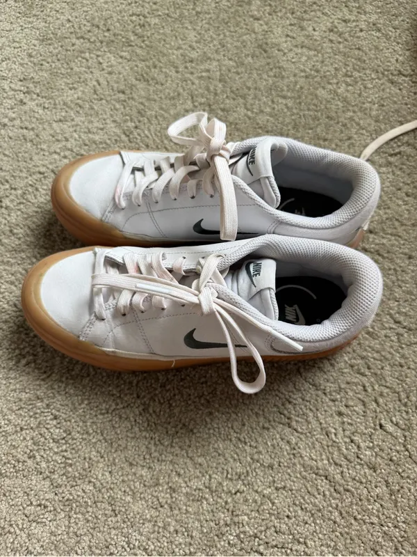 platform Nike White and Gum Low-Top Sneakers with Black Swoosh - Image 2