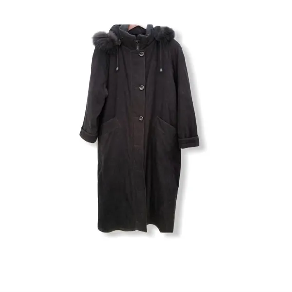 NUAGE Collection Black Coat With Genuine Fox Trim - Image 10