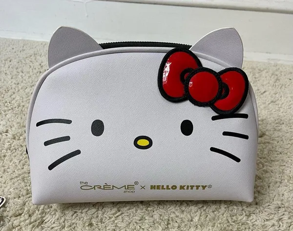 Hello Kitty x Crème collaboration Cosmetic Bag - Image 7