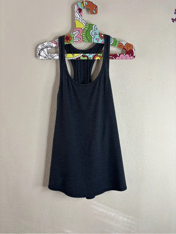 Lululemon Yogi Everyday Tank Heathered Black size 8 - Image 2