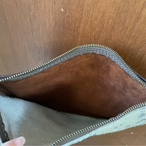 Canoe cowhide metallic silver crossbody - Image 5