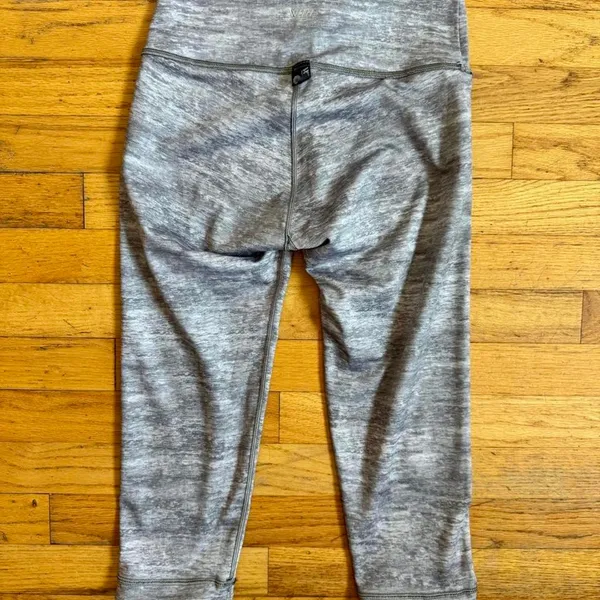 WITH x Peloton Pride Geo Prism Rainbow Capri Leggings M Workout - Image 8