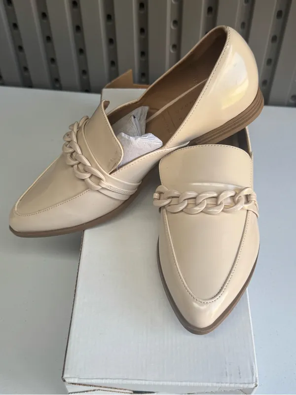 LC Lauren Conrad Cream Chain-Accent Loafers - Image 5