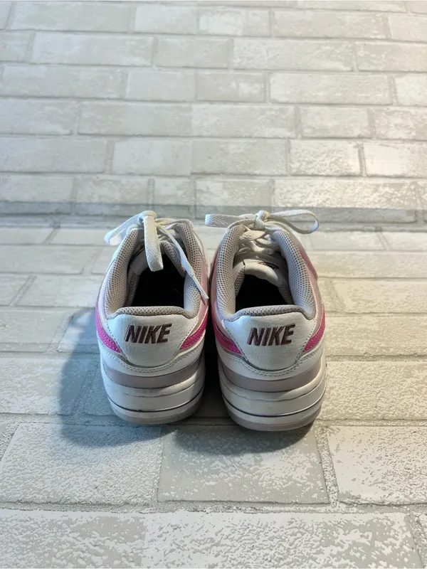 Nike Gamma Force Women's White & Pink Low-Top Sneakers - Image 7