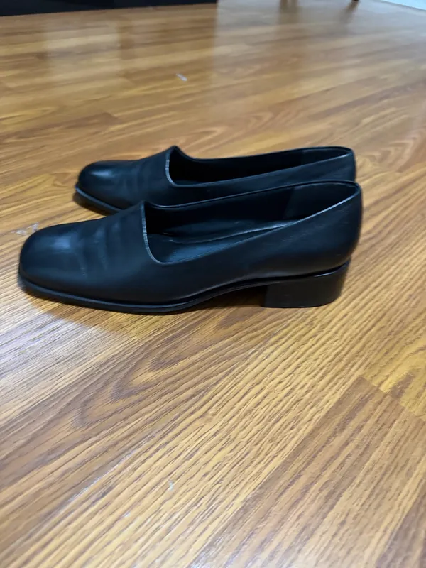 Easy Spirit Black Leather Slip On Loafers Size 8 1/2 - Image 4
