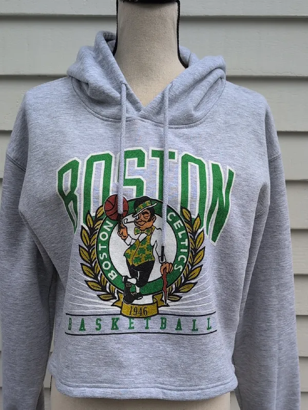 NBA Boston Celtics Grey Cropped Hoodie - Image 3