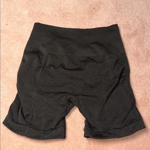 FRESOUGHT Workout Gym Butt Scrunch Tummy Control High Waisted Shorts Dark Grey - Image 4