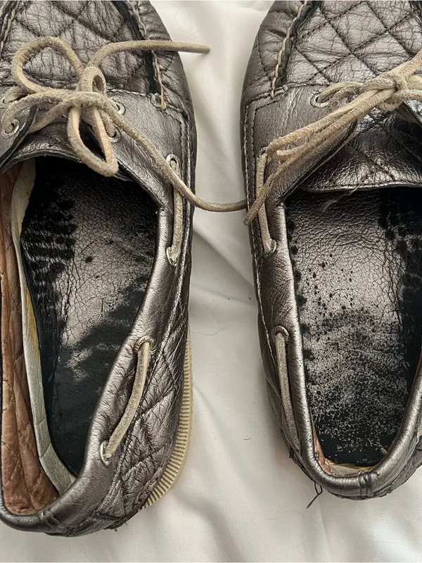 Sperry Metallic Quilted Leather Boat Shoes Size 9 - Image 10