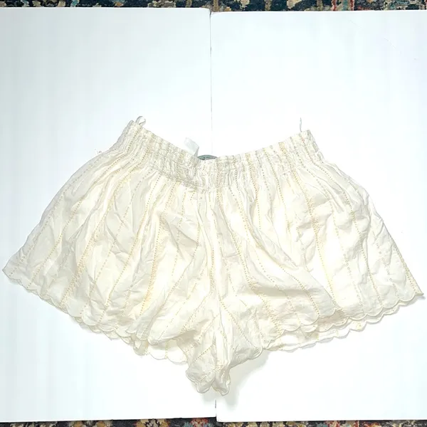Zara Scalloped Eyelet Relaxed White Shorts Size L - Image 9