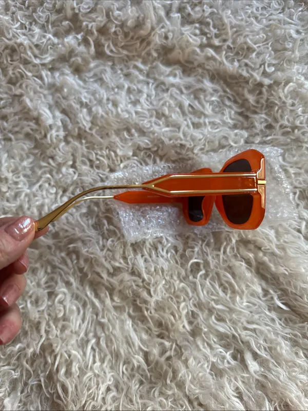 NWT orange square sunglasses with 100% UV protection - Image 5