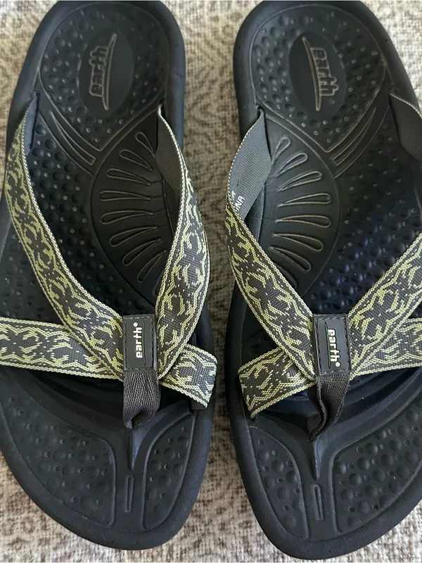 Earth Cabo San Lucas Flip Flops Black Size 8 - Image 2