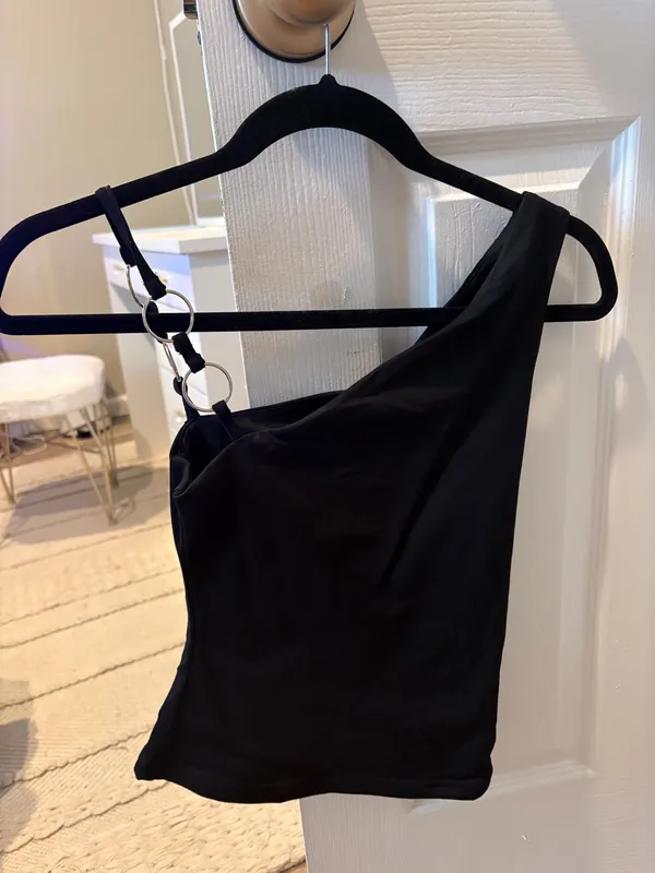 Princess Polly Top Black - Image 2