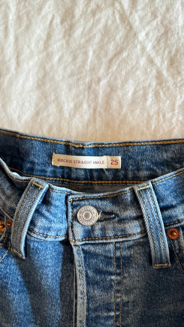 Levi’s Ribcage Straight Jeans Women’s - Image 2