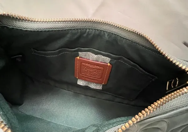 Coach Teri Shoulder Bag In Blocked Signature - Image 6