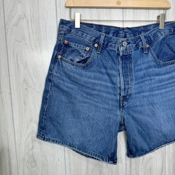 Levi’s Plus Size 501 Mid Thigh Shorts Pleased To Meet You size 32 858330056 - Image 4