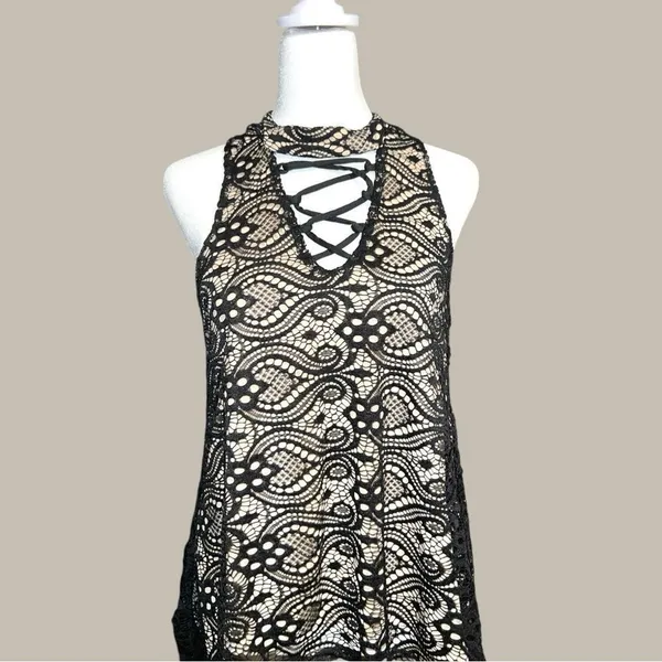 Rue 21 super cute sleeveless lace top with lace up design in front of! - Image 3