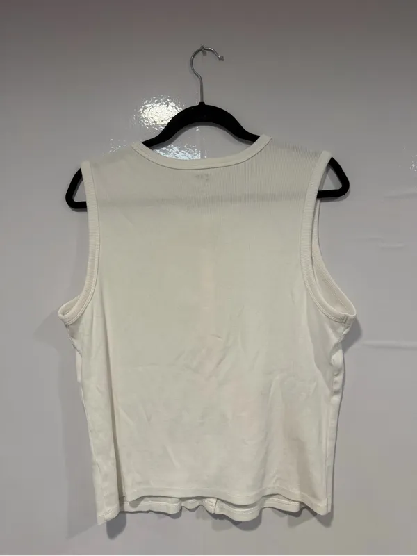 GAP Women's White Button-Front Sleeveless Top - Image 3