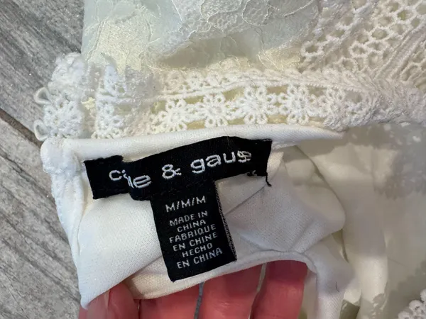 White shirt Size M - Image 3