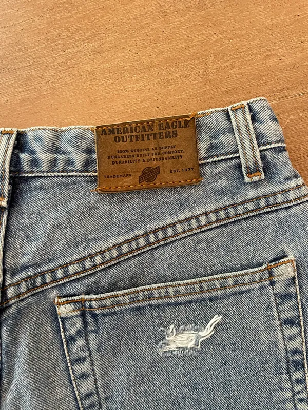 American Eagle Vintage Dungarees Denim Shorts Size 4 Long - Image 9