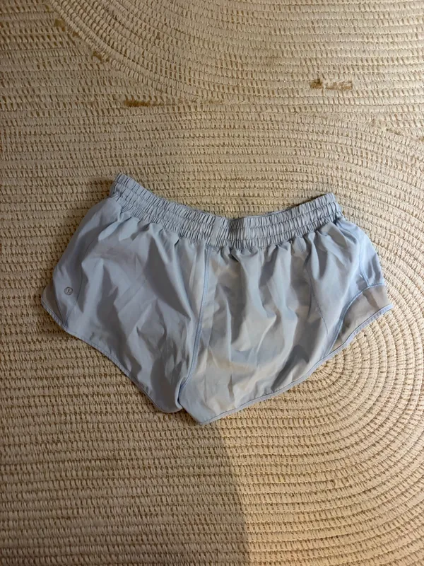Lululemon gotta hot shorts 2.5” - Image 2