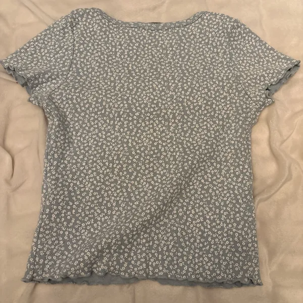 NWOT Brandy Melville Blue Floral Button Down Shirt - Image 5