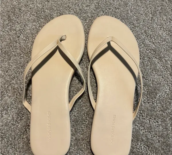 Vineyard Vines Flip-Flops - Image 3