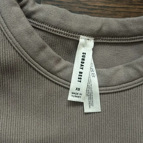 Aritzia Sunday Best Seamless Ribbed Top - Image 3