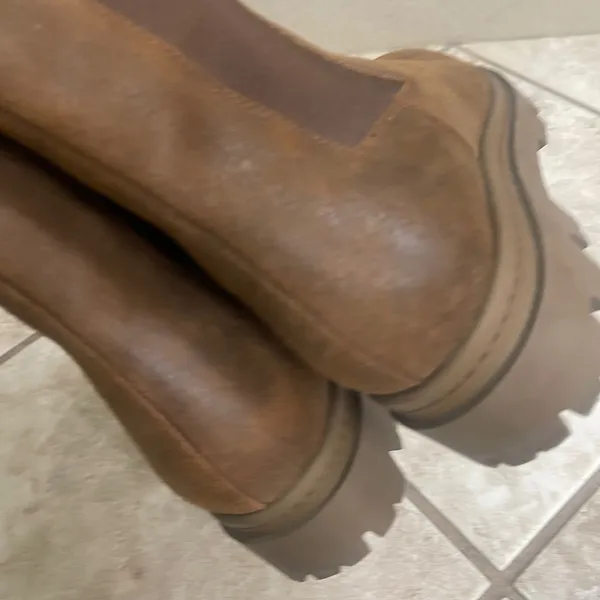 Banana Republic Womens Brown Suede Lug Sole Chelsea Boots Size 8.5 shimmer EUC - Image 6