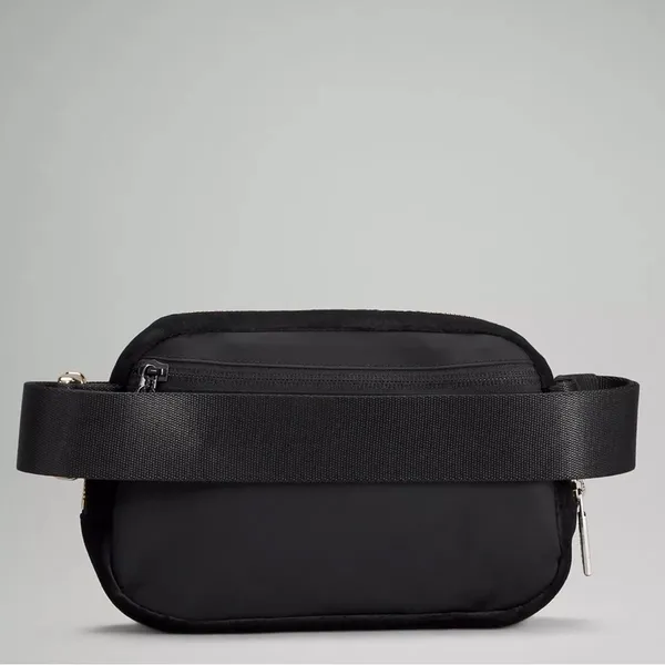 Lululemon Everywhere Belt Bag Velour Black Limited Edition Velvet Crossbody NWT - Image 5
