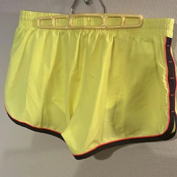 Under Armour fitted running‎ shorts with underwear, liner size large - Image 3