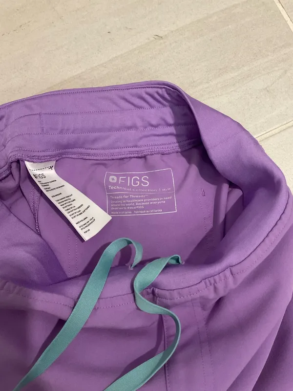 FIGS Scrubs Set - Image 5