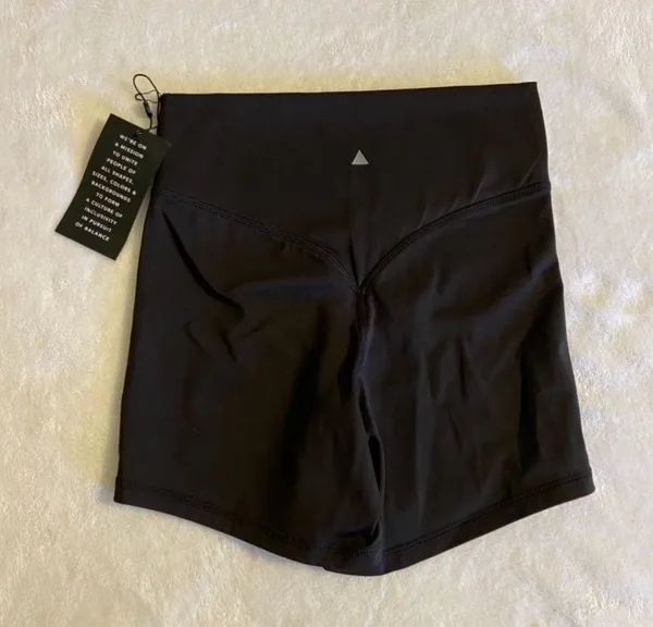 Balance Athletica The Cloud Shorts♠️❤️ - Image 2