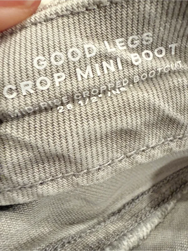 GOOD AMERICAN Good Legs Crop Mini Boot Jeans Amulet003 Grey Wash 6/28 Fray Hem - Image 8