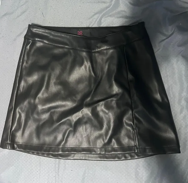 No Boundaries Leather Skort - Image 3